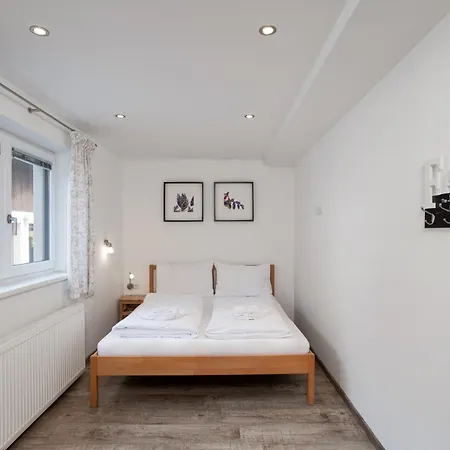 Alpine View Apartment *